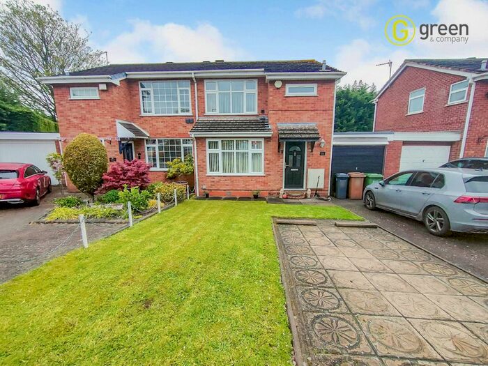 3 Bedroom Semi-Detached House To Rent In The Greenway, Birmingham, West Midlands, B37