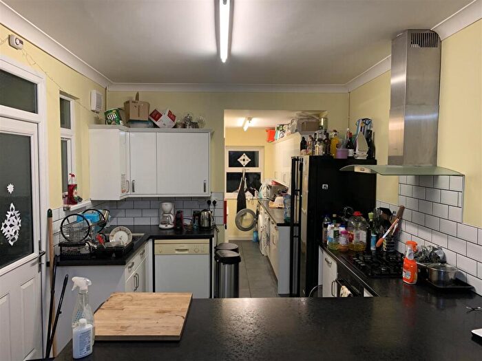 6 Bedroom House To Rent In Dogfield Street, Cathays, CF24