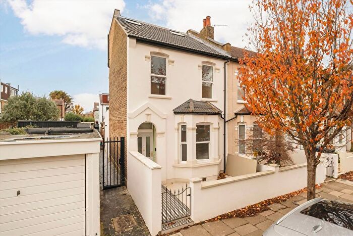 3 Bedroom End Terrace House For Sale In Chesham Terrace, West Ealing, W13