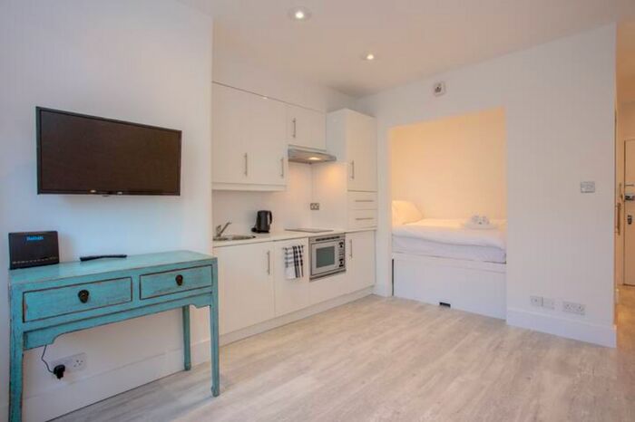 Studio To Rent In Barkston Gardens, London, SW5