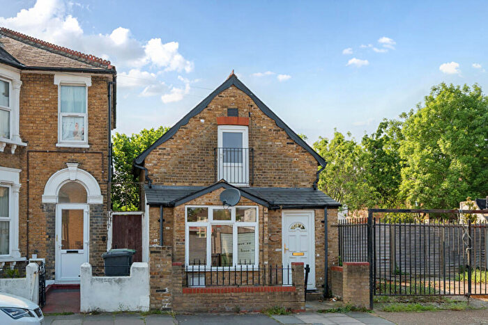 1 Bedroom Detached House For Sale In Bowness Cottage, Bowness Road, London, SE6