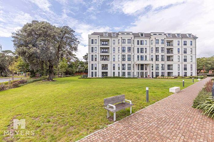 2 Bedroom Flat To Rent In Hawthorne Court, B West Cliff Road, Bournemouth, BH2