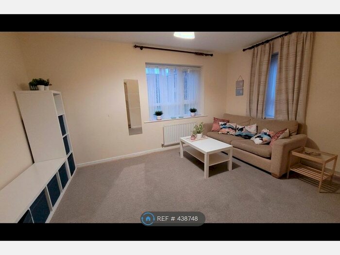 3 Bedroom Detached House To Rent In Kenninghall View, Sheffield, S2