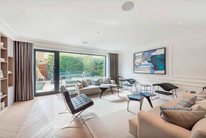 6 Bedroom Terraced House To Rent In Warriner Gardens, Prince Of Wales Drive, London, SW11