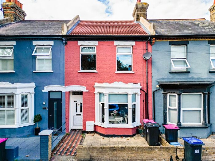 3 Bedroom Terraced House For Sale In Balmoral Road, Westcliff-On-Sea, SS0
