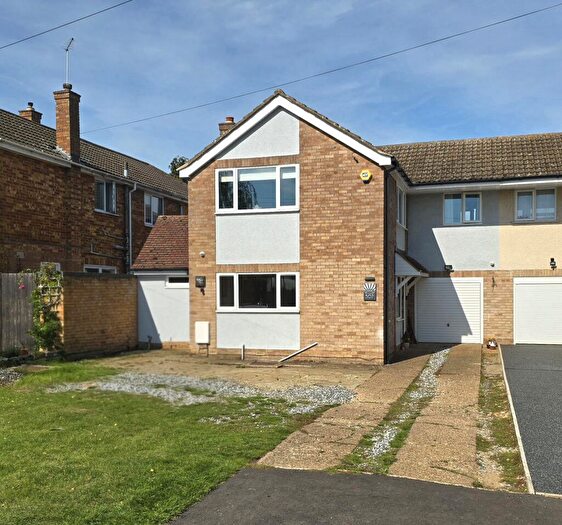 3 Bedroom Semi-Detached House For Sale In Billing Road East, Abington, NN3