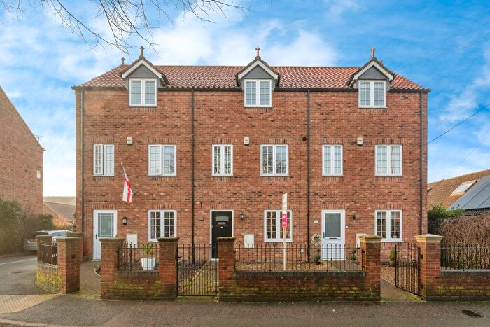 4 Bedroom Terraced House For Sale In Queen Street, Thorne, Doncaster, DN8