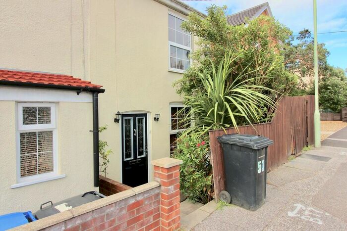 3 Bedroom End Of Terrace House To Rent In Long Road, Lowestoft, NR33