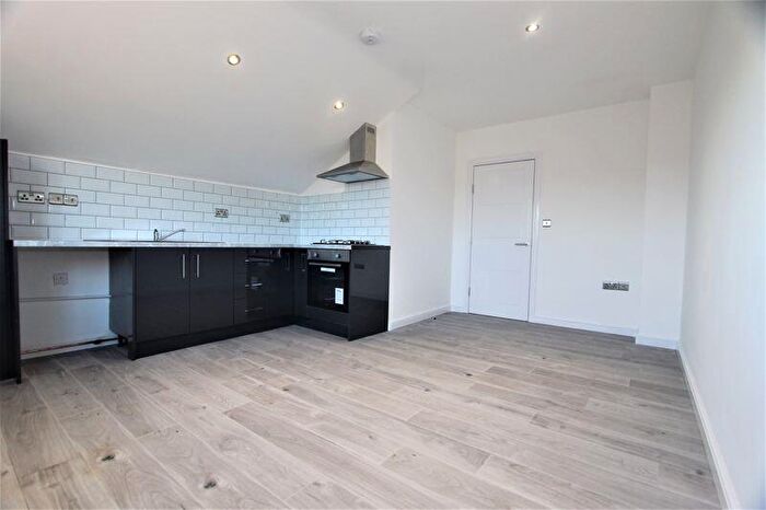 1 Bedroom Apartment To Rent In Balmoral Road, Northampton, NN2