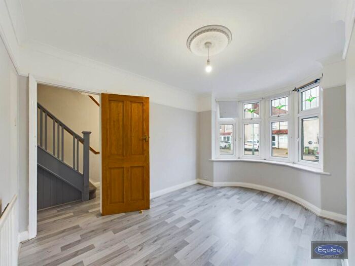 3 Bedroom House To Rent In Westmoreland Avenue, Welling, Kent, DA16