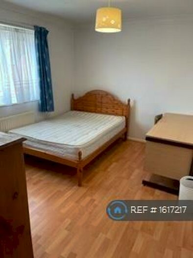 3 Bedroom Flat To Rent In Scarfe Way, Colchester, CO4