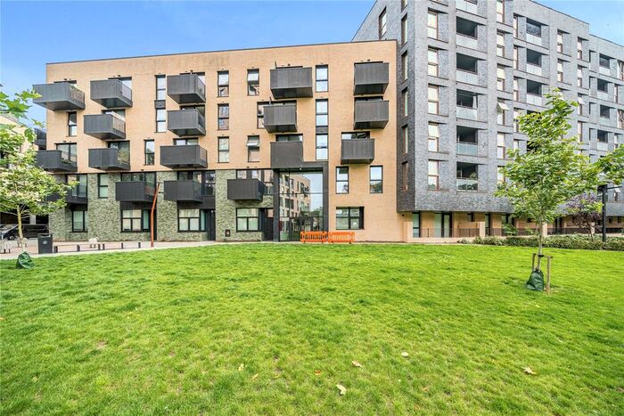 1 Bedroom Flat To Rent In Burgess Springs, Chelmsford, CM1