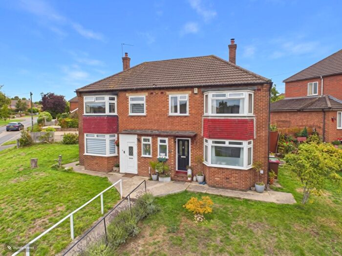 3 Bedroom Semi-Detached House For Sale In Mooring Road, Rochester, ME1