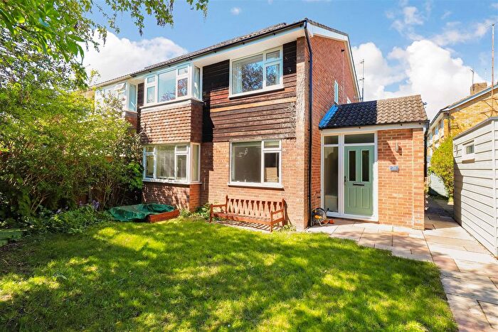 2 Bedroom Maisonette For Sale In Chatsworth Avenue, Cambridge, CB4