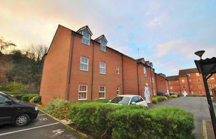2 Bedroom Apartment To Rent In Stokesay Walk, West Bridgford, NG2