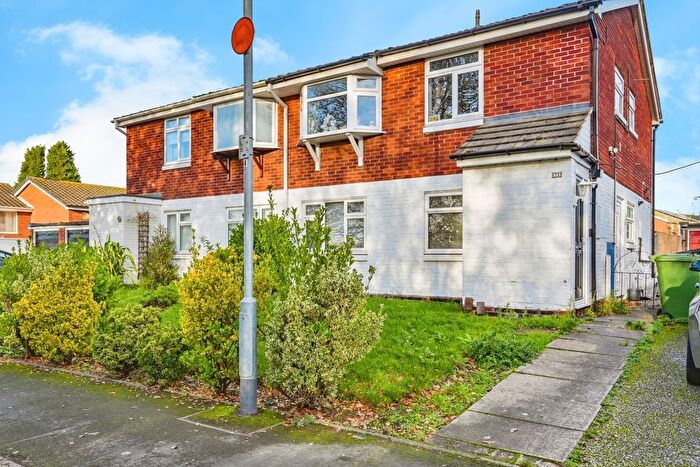 2 Bedroom Flat For Sale In Deltic, Tamworth, Staffordshire, B77