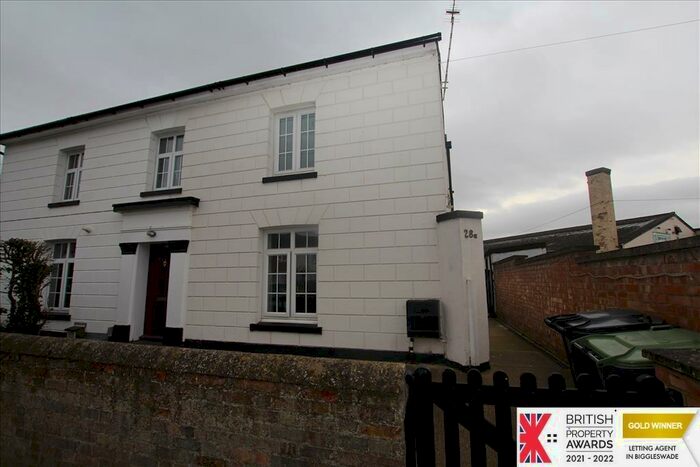 2 Bedroom Semi-Detached House To Rent In Sun Street, Biggleswade, SG18