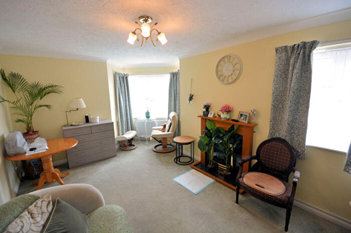 1 Bedroom Apartment For Sale In The Laurels, Macaulay Road, Poole, Dorset, BH18 - Photo 5