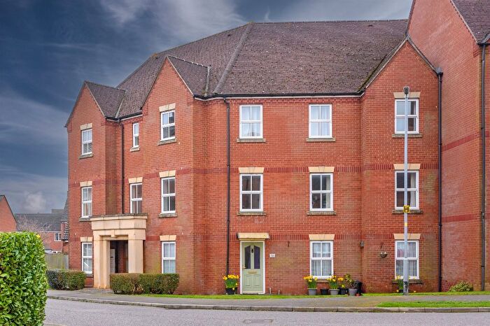 2 Bedroom Flat For Sale In Speedwell Road, Desborough, Kettering, NN14