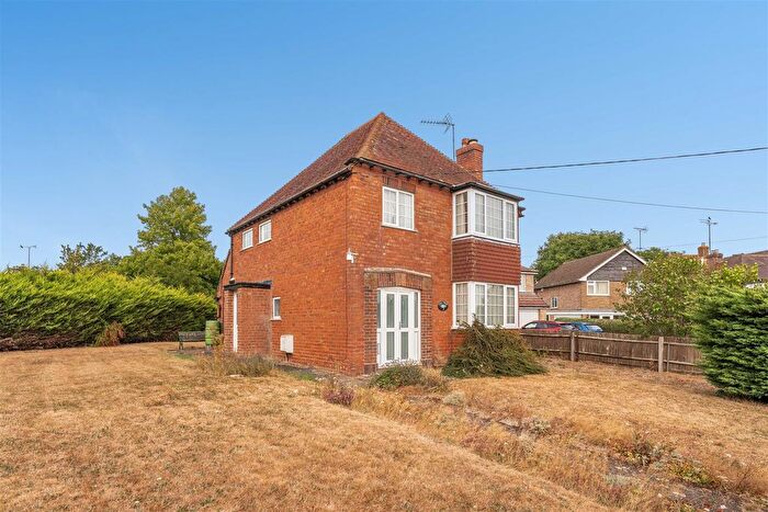 3 Bedroom Detached House For Sale In The Twistle, Daventry - Large Plot, NN11