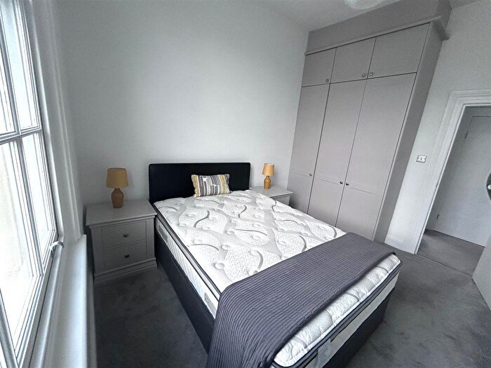1 Bedroom Flat To Rent In Medina Villas, Hove, BN3