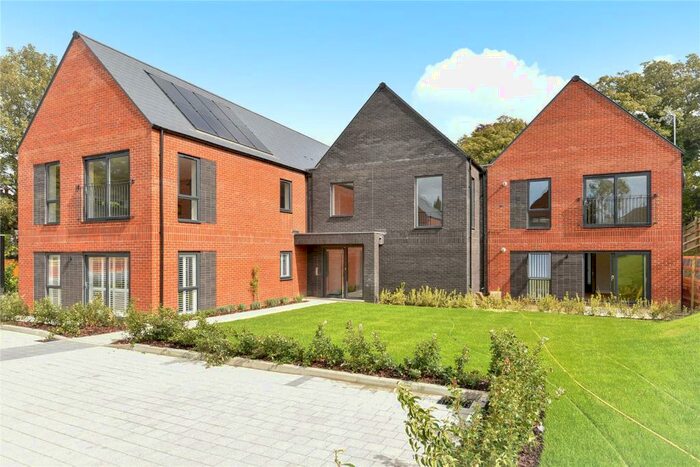 2 Bedroom Apartment To Rent In Montfort Lodge, Fairlinch Close, Winchester, SO22