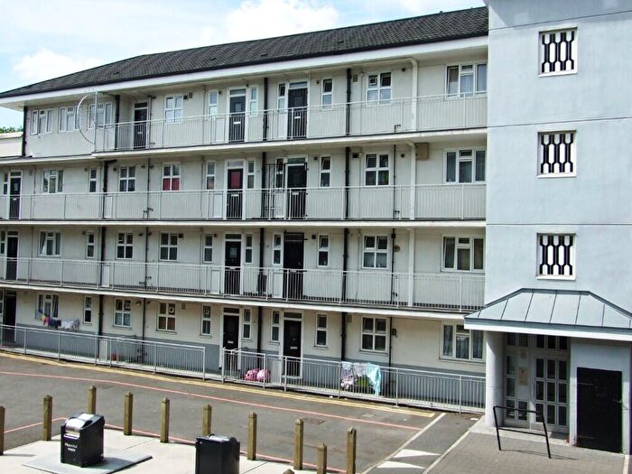 3 Bedroom Flat To Rent In Old Bethnal Green Road, London, E2