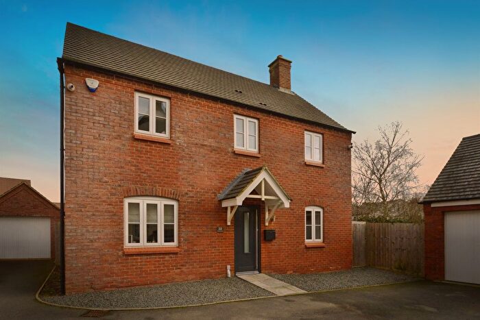 4 Bedroom Detached House For Sale In Blackhorse Drive, Old Stratford, Milton Keynes, MK19