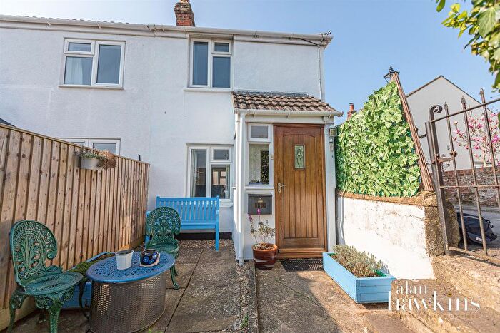 2 Bedroom End Of Terrace House For Sale In Church Street, Royal Wootton Bassett, Swindon, SN4