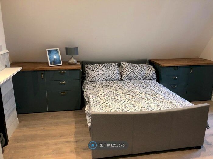 Studio To Rent In Auckland Road East, Southsea, PO5