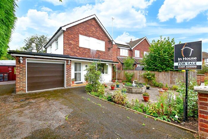3 Bedroom Detached House For Sale In Brookmead Drive, Wallingford, OX10