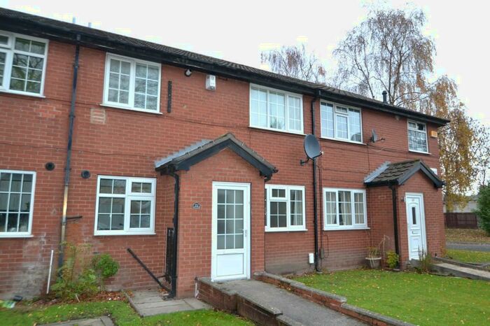 2 Bedroom Apartment To Rent In Cale Green, Stockport, SK3