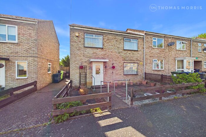 3 Bedroom End Of Terrace House For Sale In Sycamore Drive, Huntingdon, Cambridgeshire, PE29