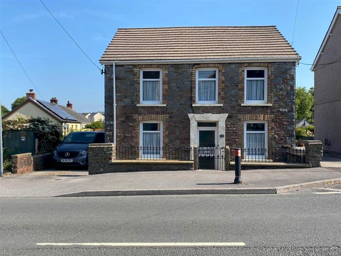 3 Bedroom Detached House To Rent In Carmarthen Road, Cross Hands, Llanelli, SA14