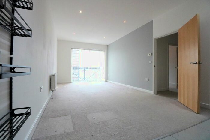 2 Bedroom Flat To Rent In Union Lane, Isleworth, TW7