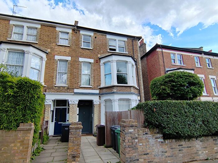 2 Bedroom Flat To Rent In Fordwych Road, London, NW2