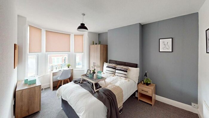 6 Bedroom House To Rent In Queens Road, Beeston, Nottingham, NG9