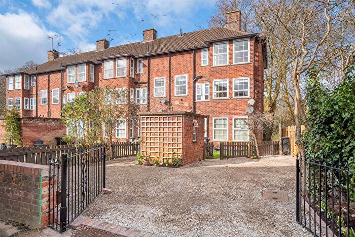 3 Bedroom Maisonette To Rent In Holly Terrace, Fulford, York, YO10