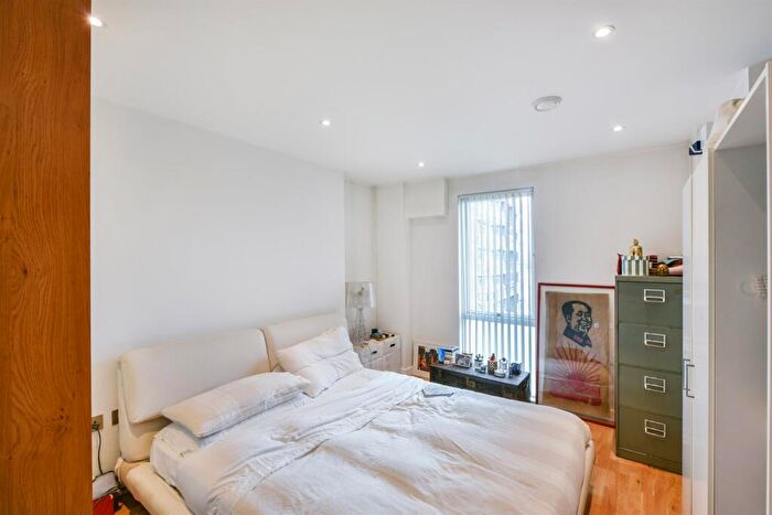 1 Bedroom Flat To Rent In Appold Court, Godfrey Place, E2