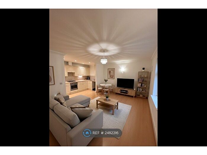 2 Bedroom Flat To Rent In Cobb Close, Bury St. Edmunds, IP32