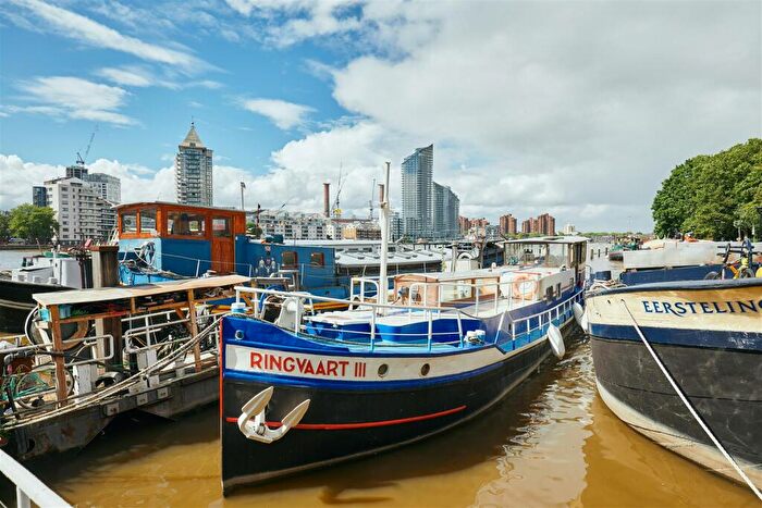 1 Bedroom House Boat To Rent In Albion Quay, Battersea, SW11