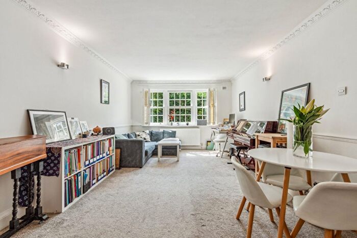 1 Bedroom Flat To Rent In Wimbledon Parkside, Wimbledon Common, SW19