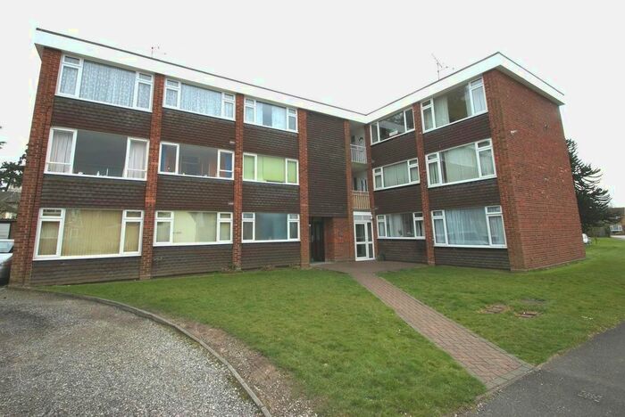 2 Bedroom Flat To Rent In Seabrook Road, Great Baddow, CM2
