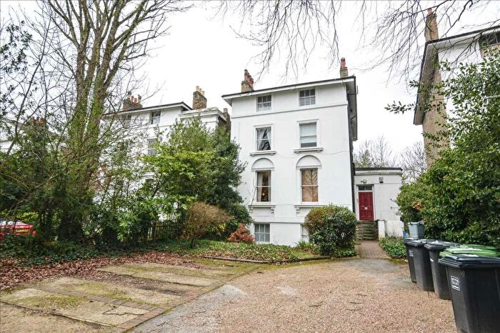 2 Bedroom Apartment To Rent In Lee Park, London, SE3