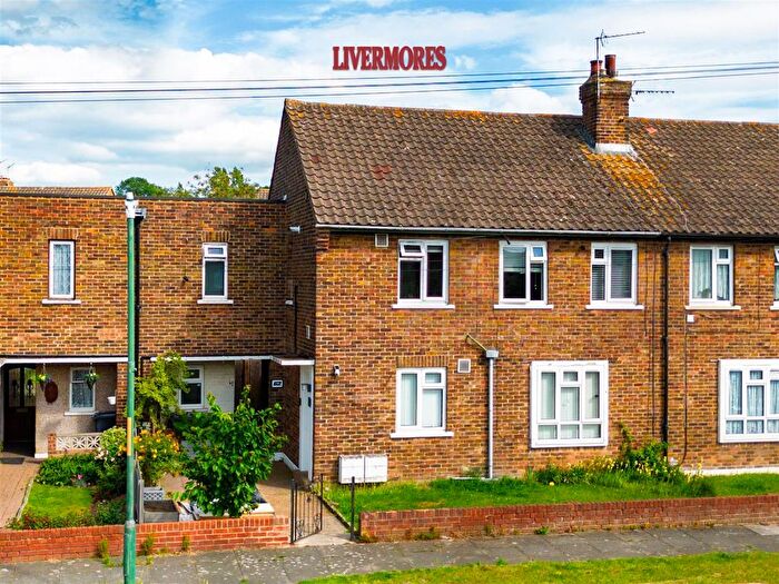 1 Bedroom Maisonette For Sale In Trevithick Drive, Dartford, DA1