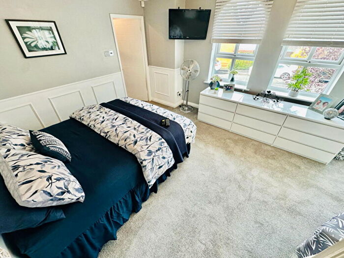 4 Bedroom Detached House For Sale In Shipton Close, Milking Bank, Dudley, DY1