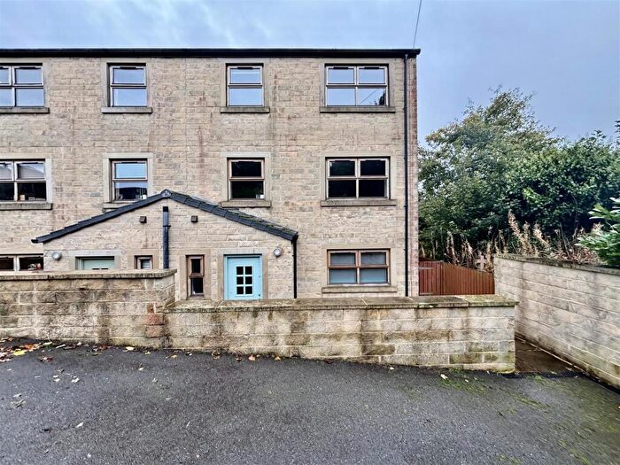 4 Bedroom Semi-Detached House For Sale In Valley Heights, Denholme, Bradford, BD13