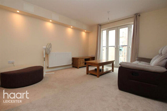 2 Bedroom Apartment To Rent In Pavilion Close, Leicester, LE2
