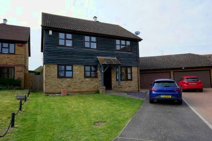 4 Bedroom Detached House To Rent In Lower Halstow, Sittingbourne, ME9