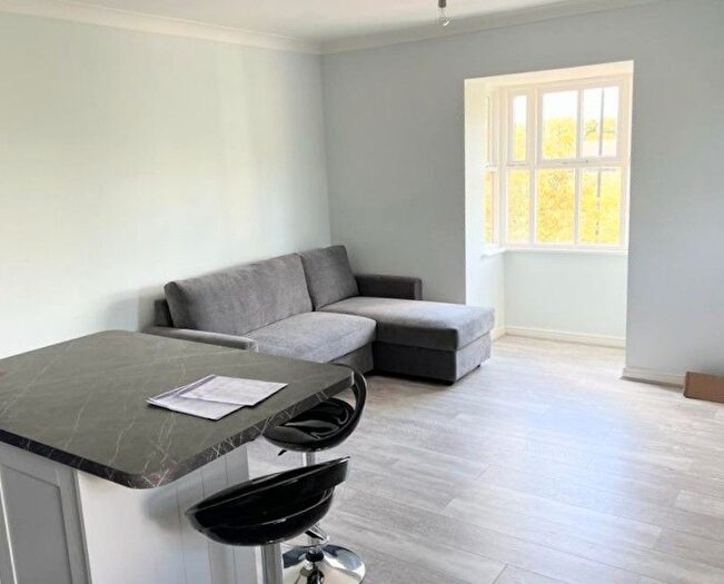 1 Bedroom Flat To Rent In Founder Close, E6